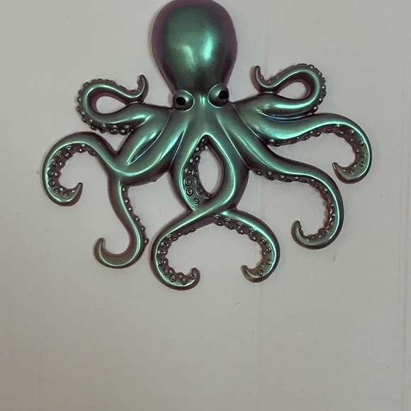 Handmade Resin Octopus Wall Decor 8.46”x 9.44” - Picture 6 of 8